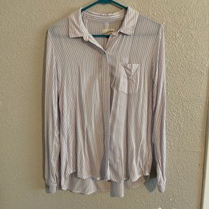 Lightweight button down top